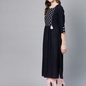 idaLia Women's Cotton Blend Kurta